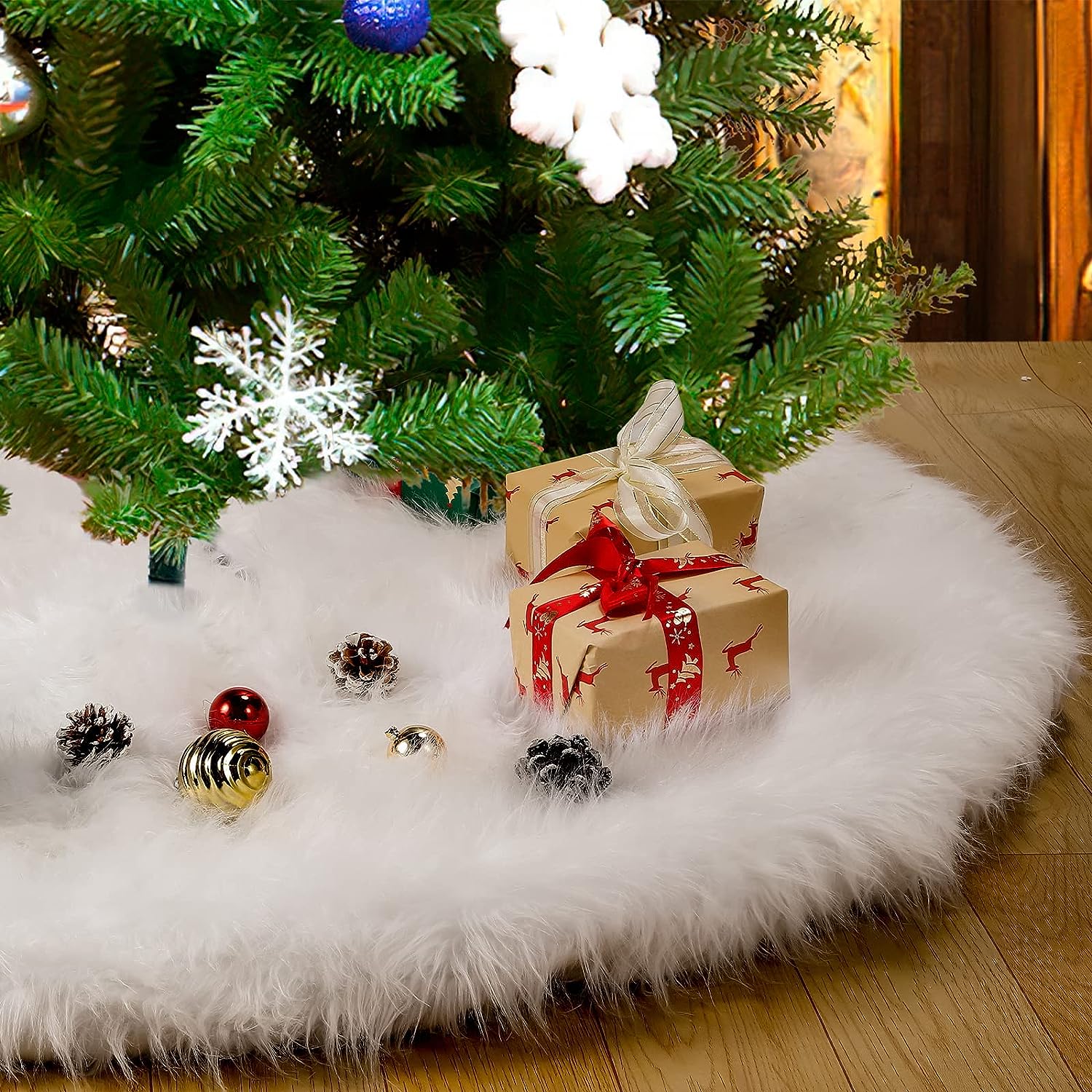 48inch Christmas Tree Skirt Fur Xmas Tree Skirt Christmas Decorations Holiday Tree Ornaments Tree Mat Base Cover for Christmas Home Party Decorations, White